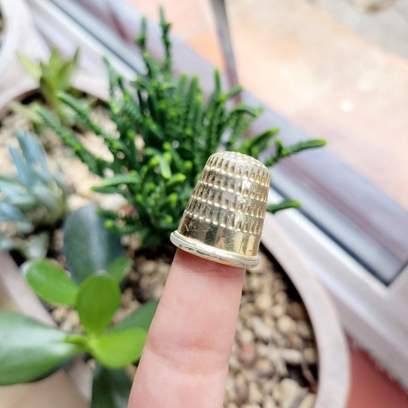Vintage Gold Painted Thimble - Picture 3 of 7